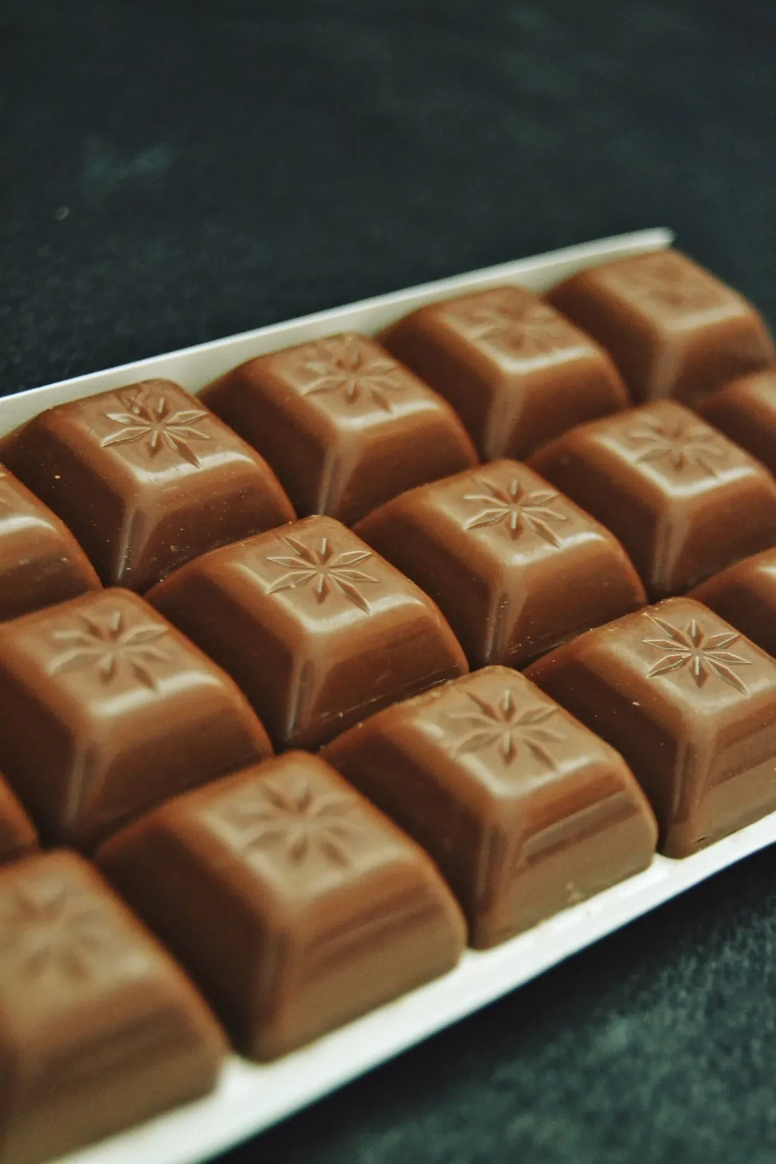 Milk chocolate bar