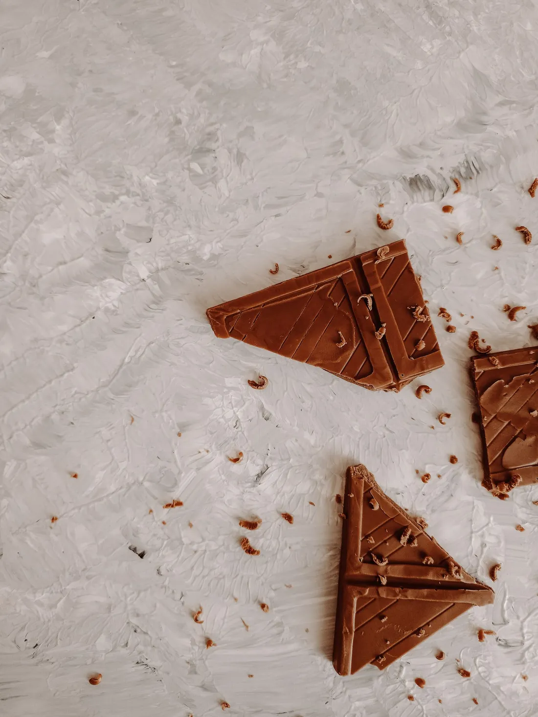 Broken chocolate bar in close-up photography