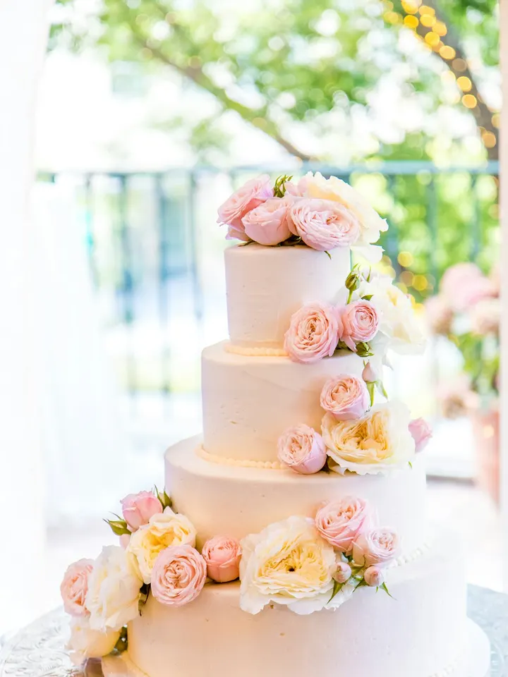 Wedding cake — sculpted sugar roses