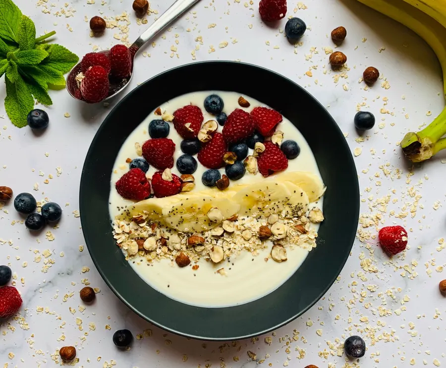 A healthy breakfast bowl with oatmeal and fruit