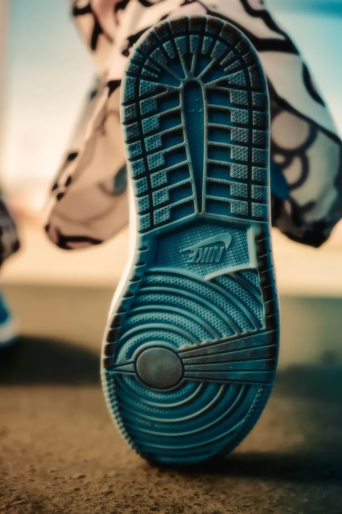 Close-up of a tall max-cushion foam sole